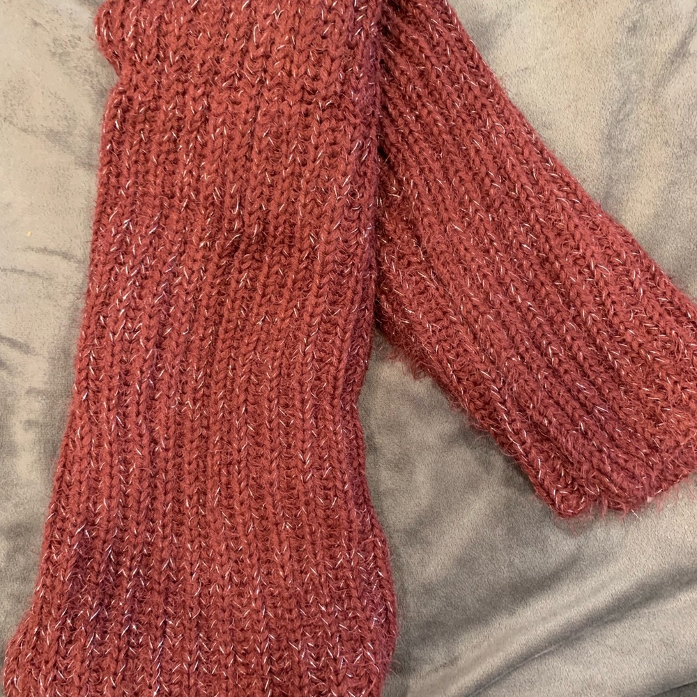 ๐ SOLD ๐ BOUTIQUE WINTER SCARF & HAT SET - Picture 3 of 3